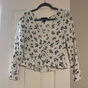 Cute black and white top